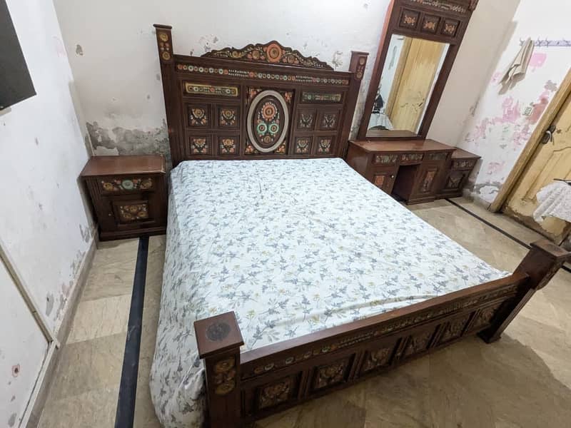 Bed/dressing/sofa set 0