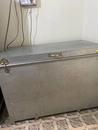 sandooq mint condition for sale in malir