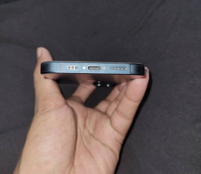 Apple iPhone 13 4