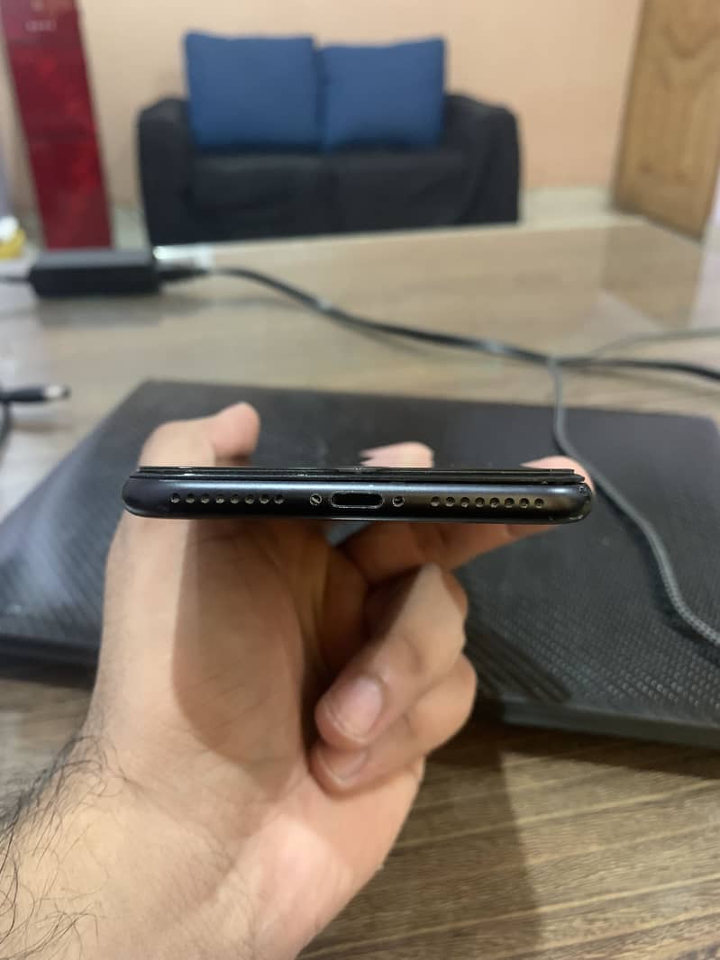 Iphone 7 Plus ( Read Add ) 3