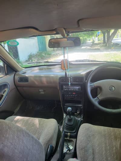 Nissan Sunny 1990
