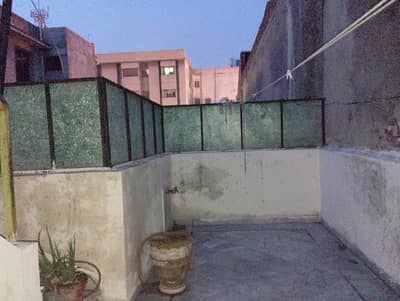 10 Marla Upper For Silent Office 4 Bed 4 Bath 1 Hall At Roof Tvl Kitchen