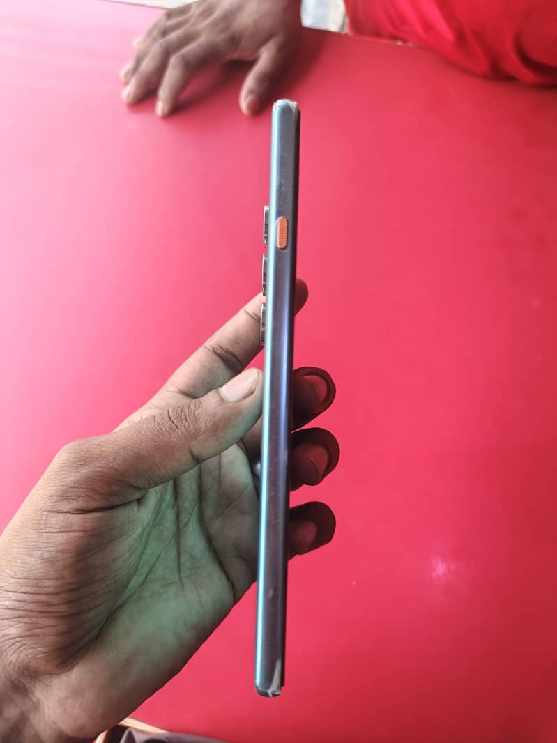 Tecno CAMON 40 1