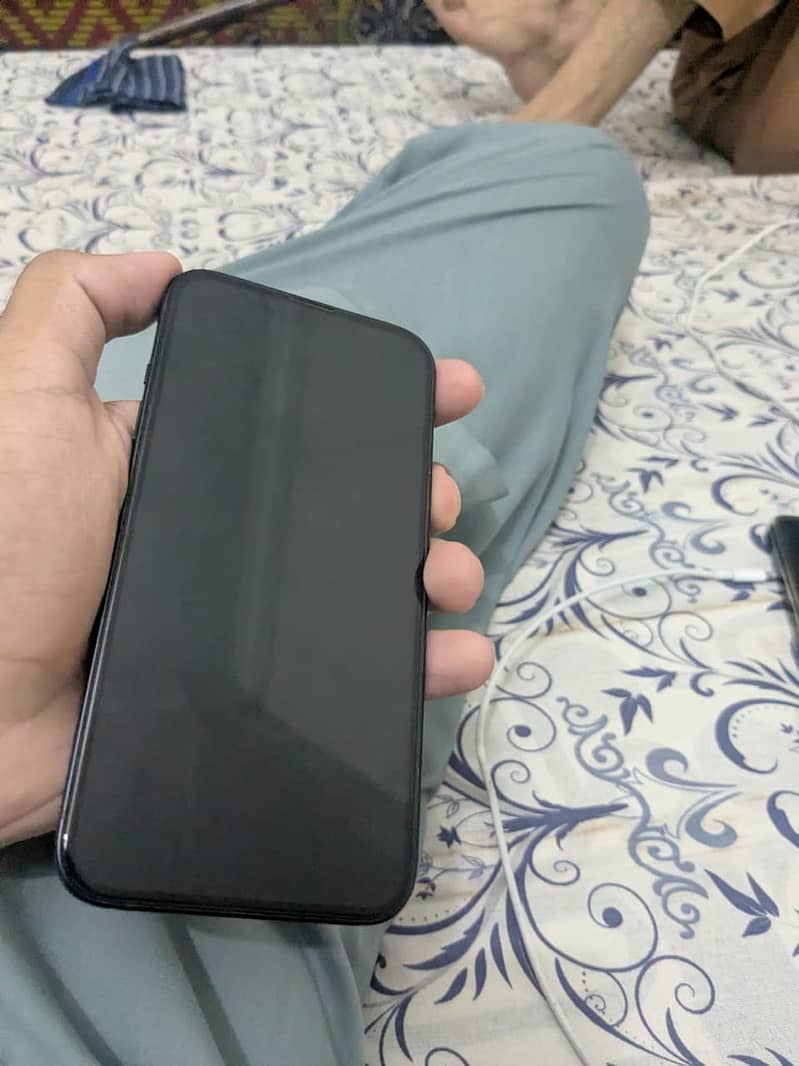 Apple iPhone 13 3