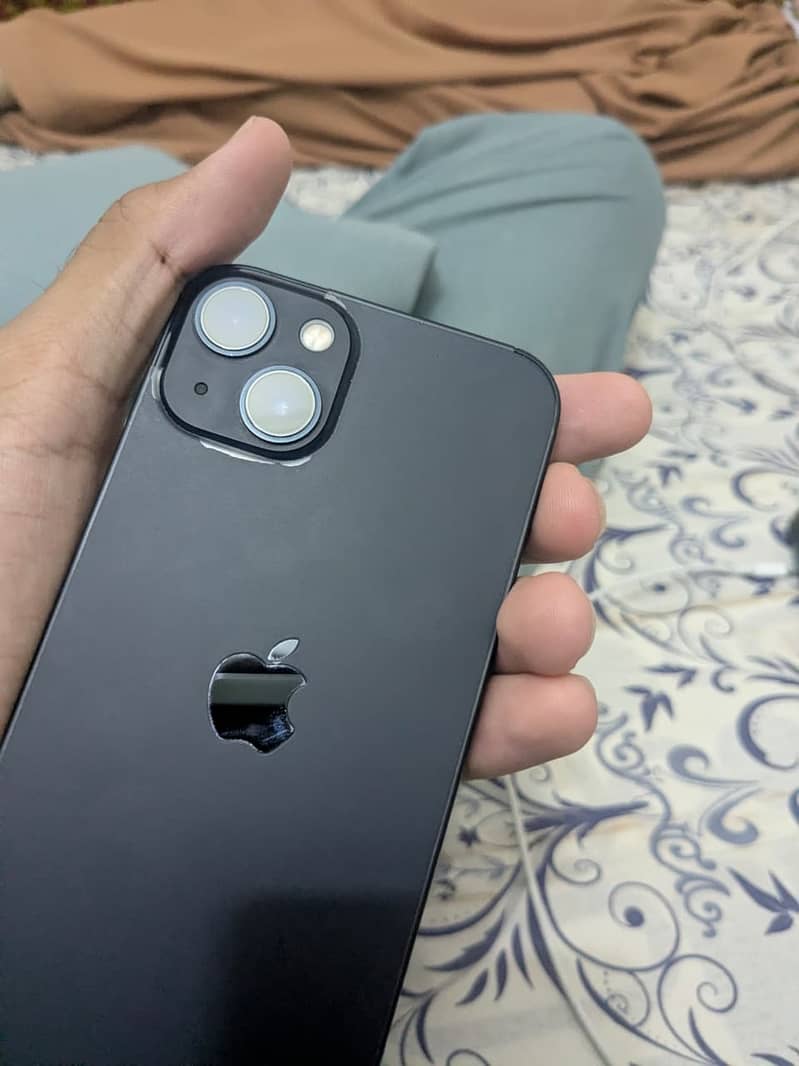 Apple iPhone 13 6