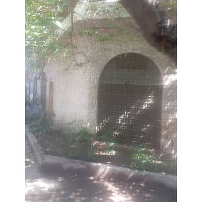 8 Marla Old House Corner Facing Park