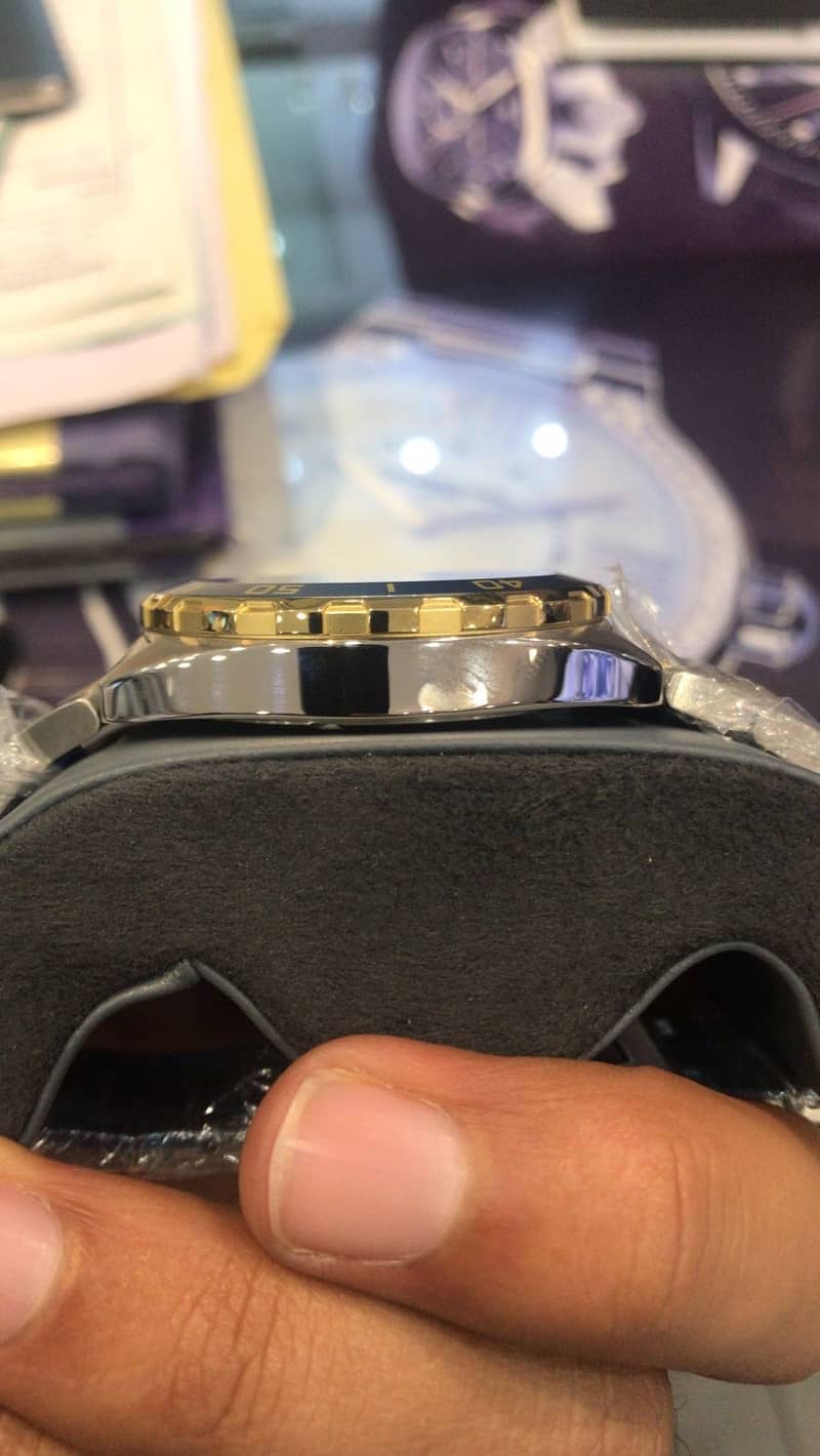 Watch 0