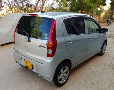 Daihatsu Mira 2011