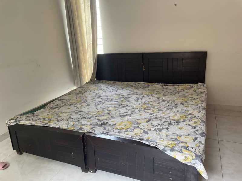 2 Single Beds 2