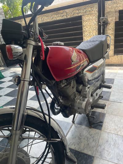 Honda 125 SE 0-3-4-7-7-5-9-0-5-8-0