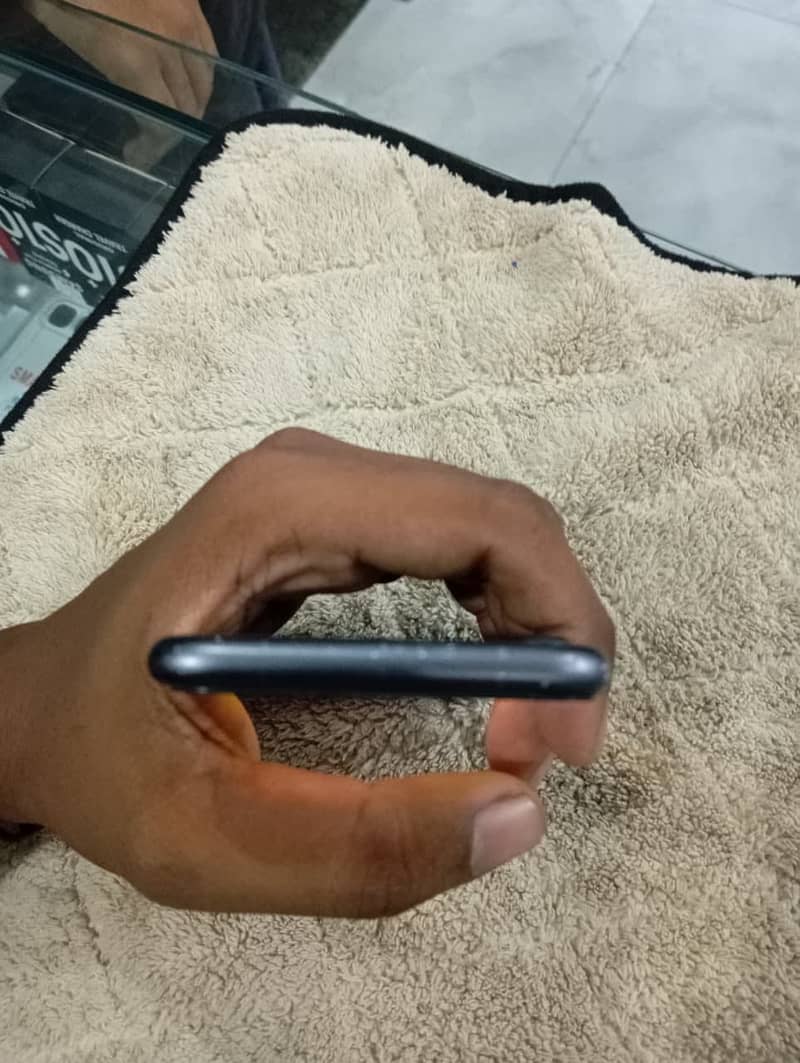 Apple iPhone 8 1