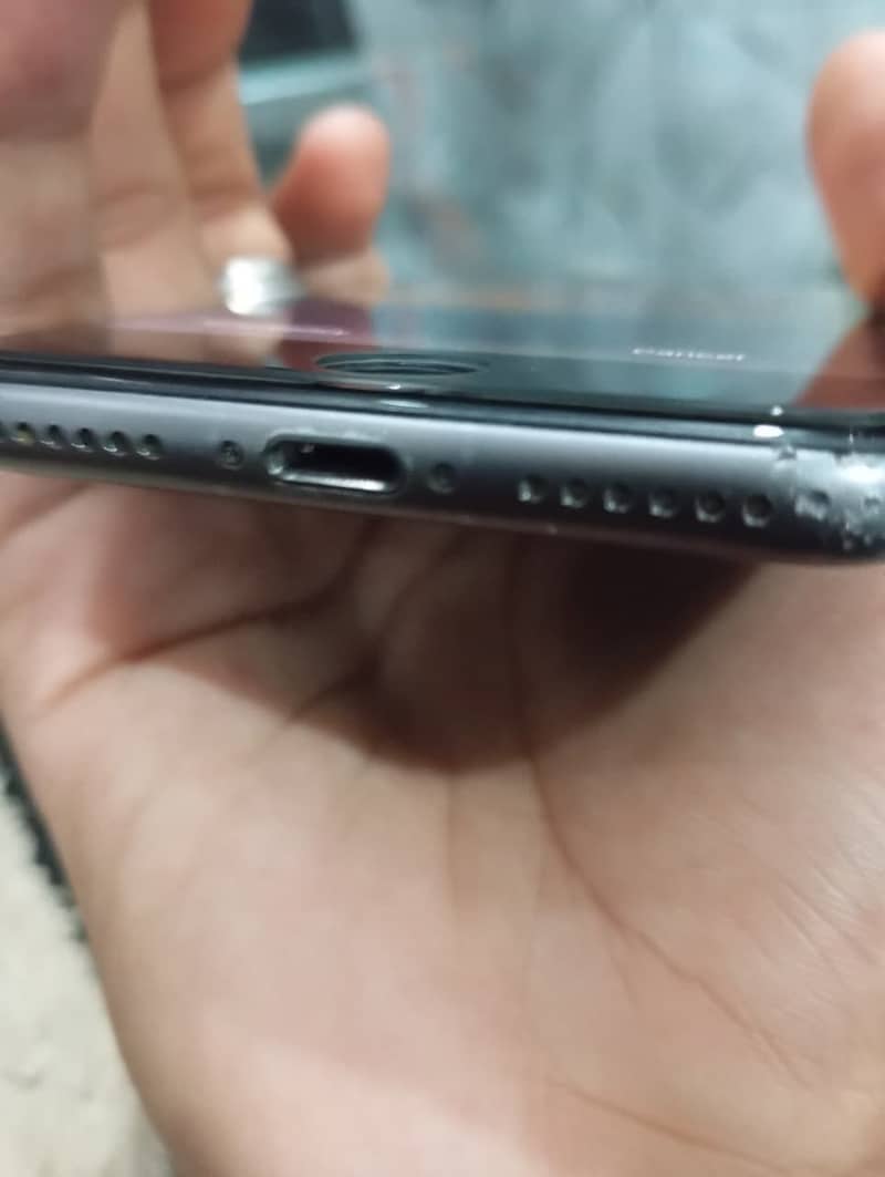 Apple iPhone 8 4