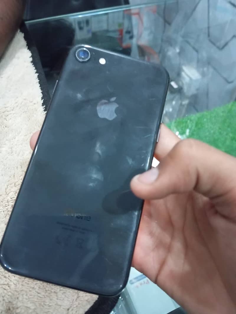 Apple iPhone 8 6
