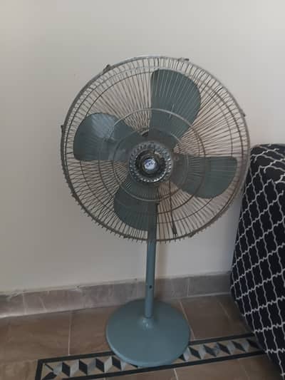Padistal Fan GFC almost new condition 9/10