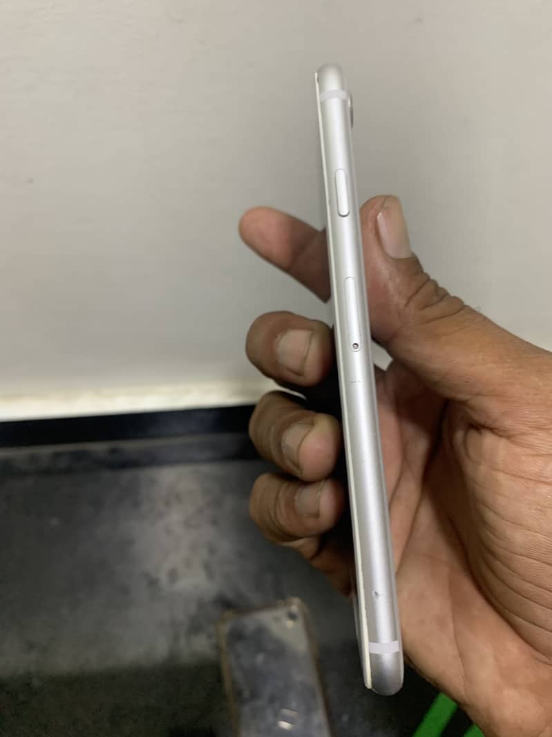 Apple iPhone 8 0
