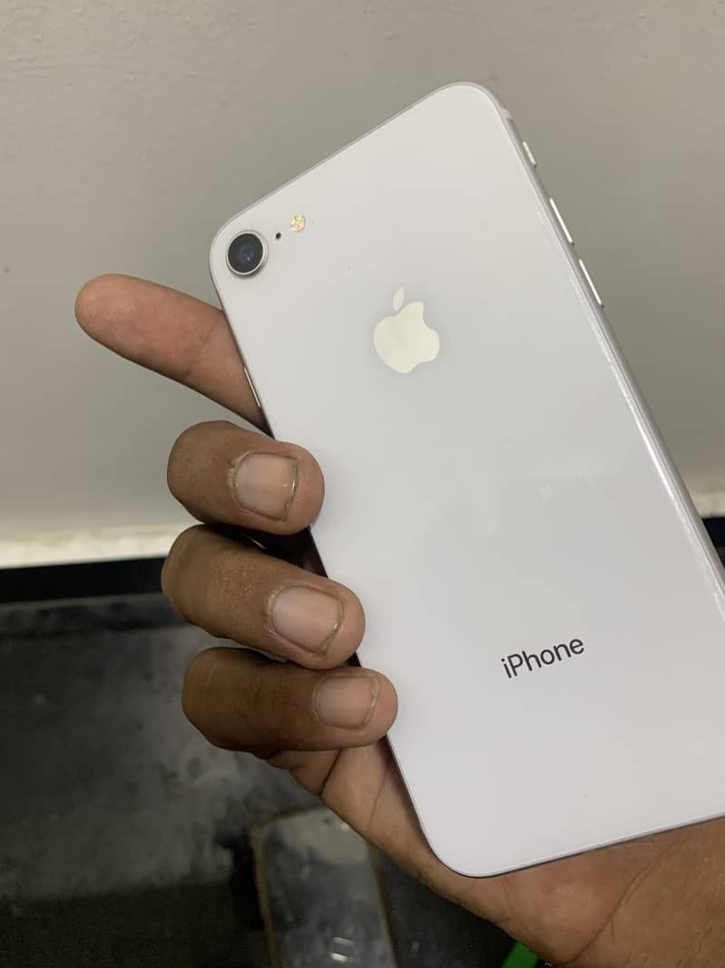 Apple iPhone 8 3