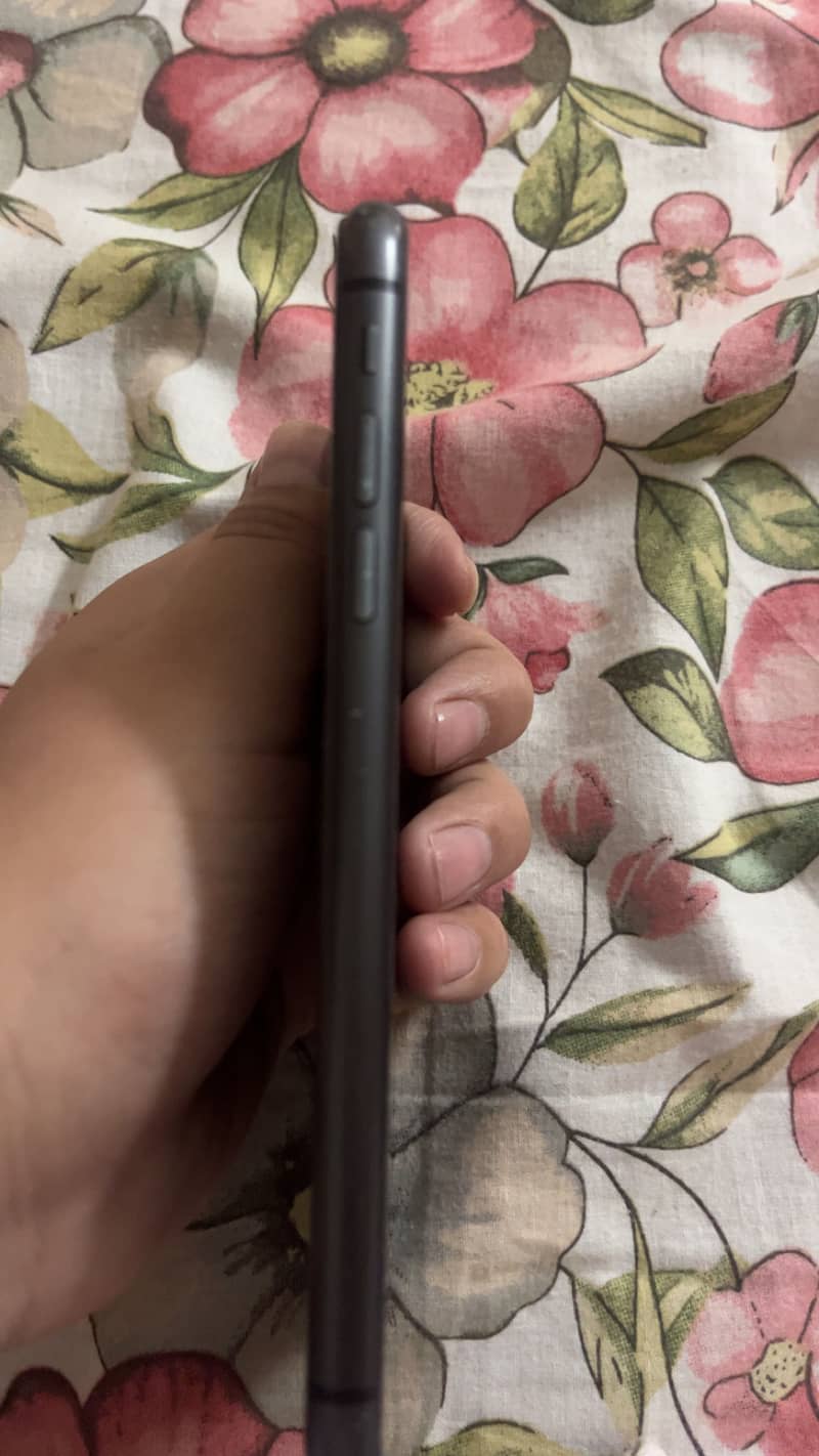 Apple iPhone 11 8