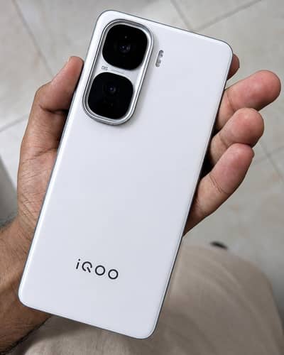 iQOO Neo 10 | Snapdragon 8 Gen 3 | 120FPS Gaming | 10/10 Condition