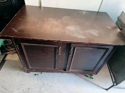 iron Table