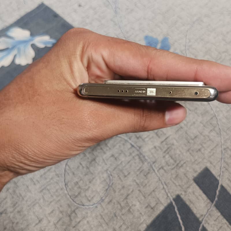 Infinix Note 40 Pro 5