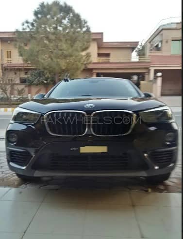 BMW X1 sDrive18i M/T 2017