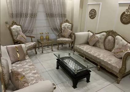 7 seaters sofa with Table