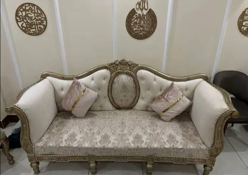 7 seaters sofa with Table 1