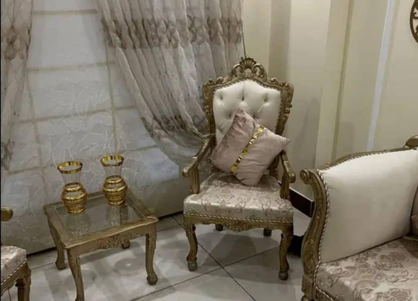 7 seaters sofa with Table 3