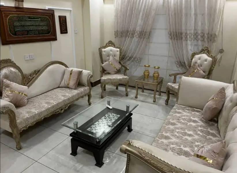 7 seaters sofa with Table 4