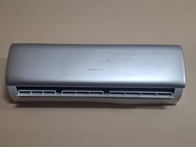 1.5 TON CHIQ INVERTER AC