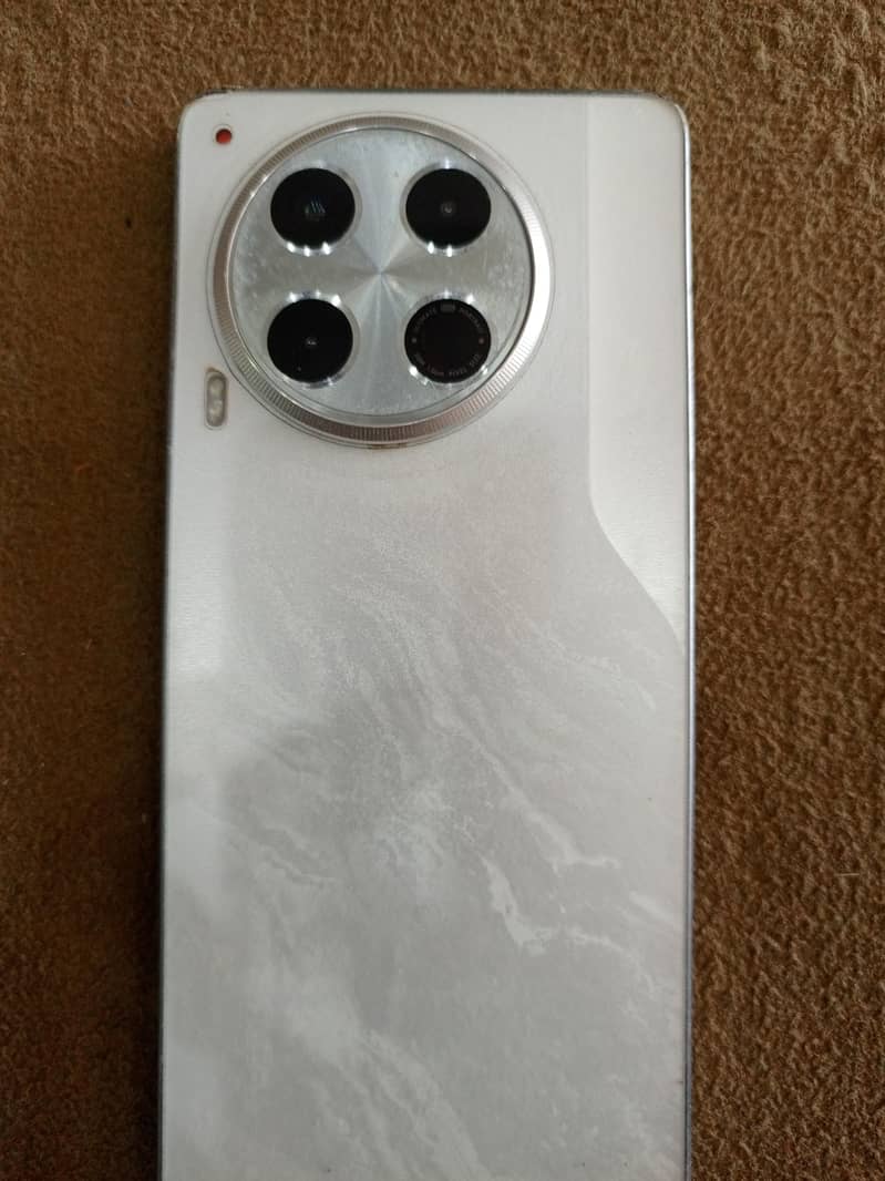 Tecno CAMON 30 4