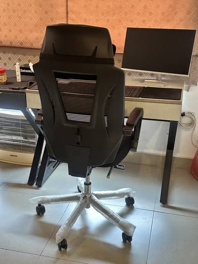 Hi I’m selling my table used for many purposes
