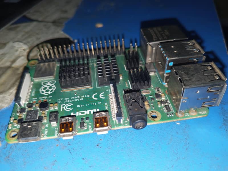 Raspberry Pi 4 Modal B 3