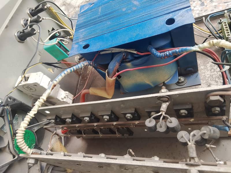 Pakistani UPS 3