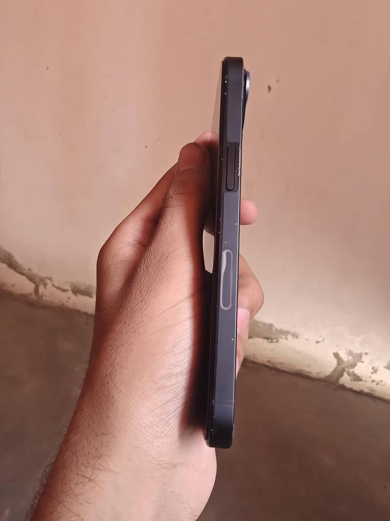 Apple iPhone 13 3