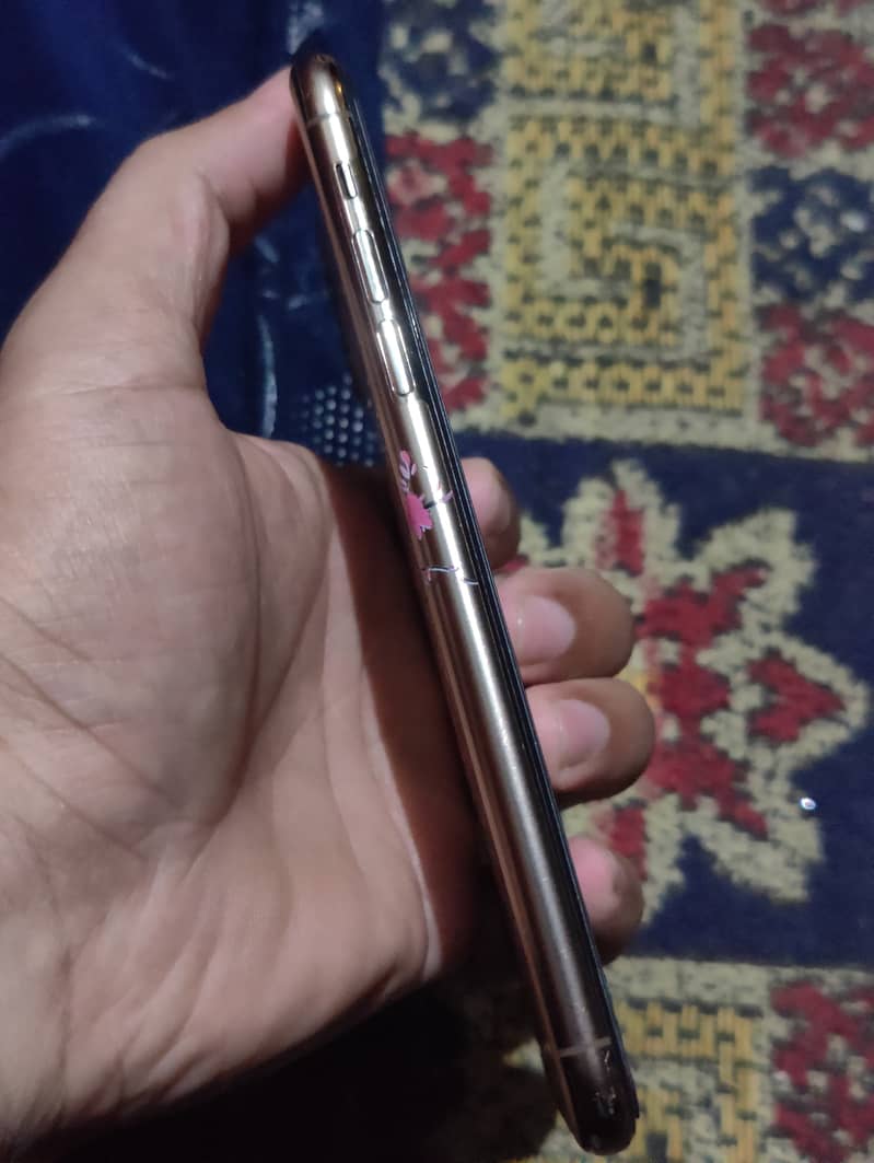 Apple iPhone 11 Pro Max 3