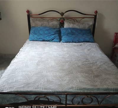 sale iron single bed