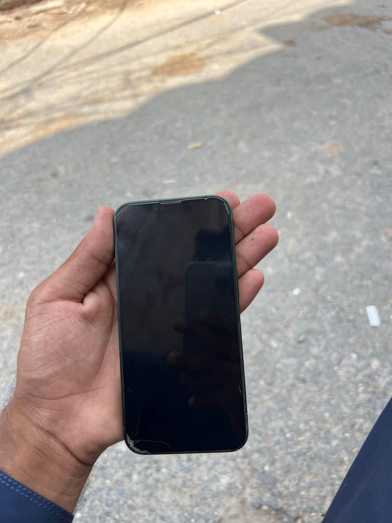 Apple iPhone 13 0