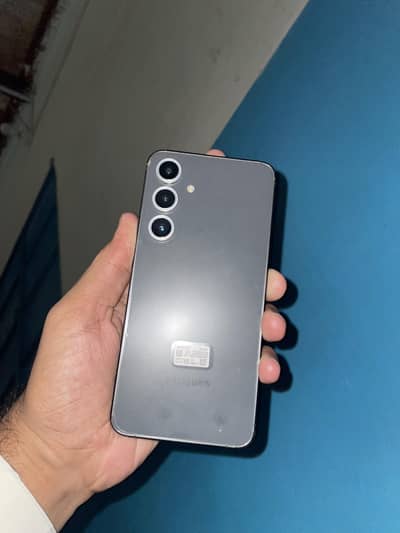 Samsung Mobile S24 fE
