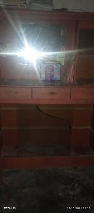 Divider and wardrobe