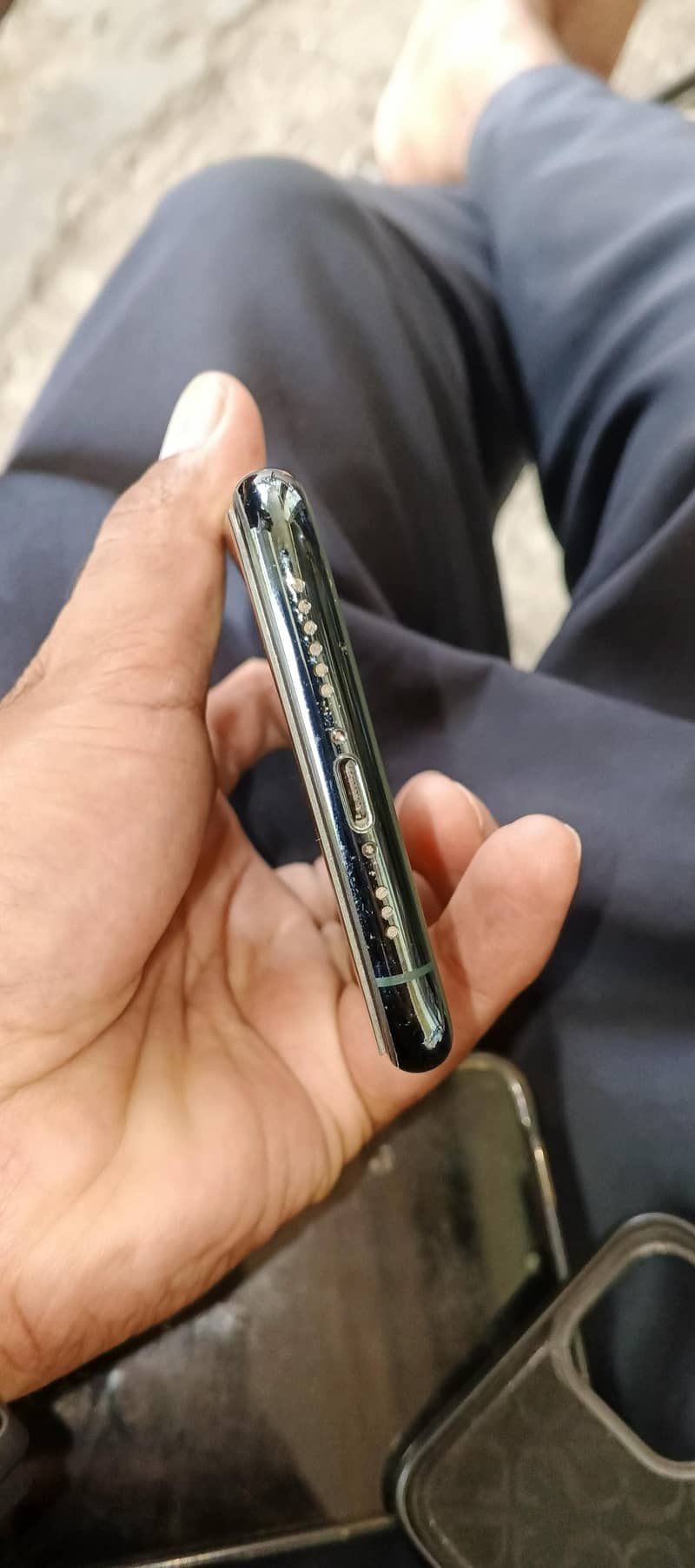 Apple iPhone 11 Pro 4