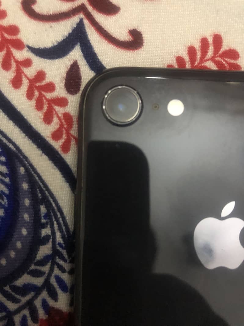 Apple iPhone 8 1
