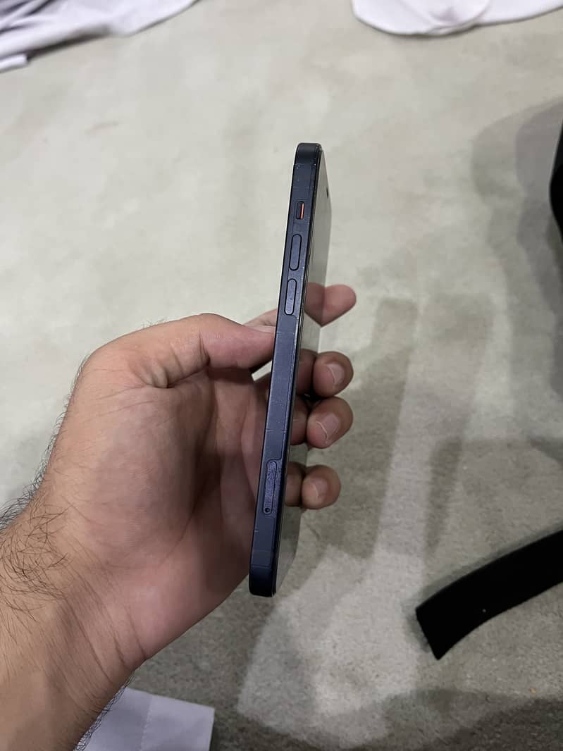 Apple iPhone 12 3