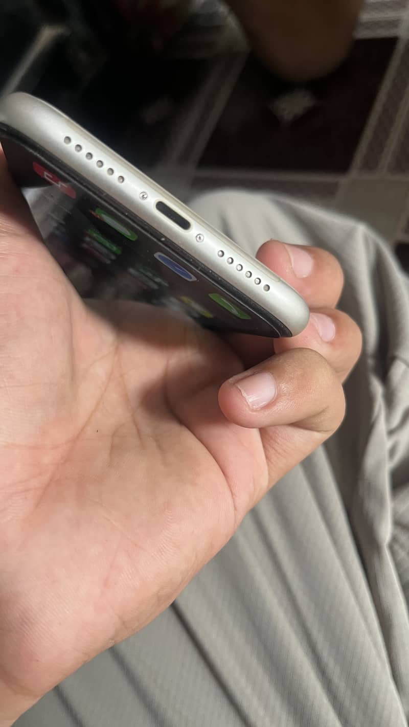 iPhone 11 8
