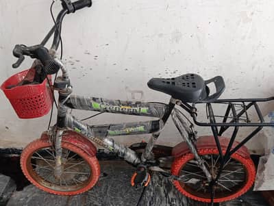 kids cycling