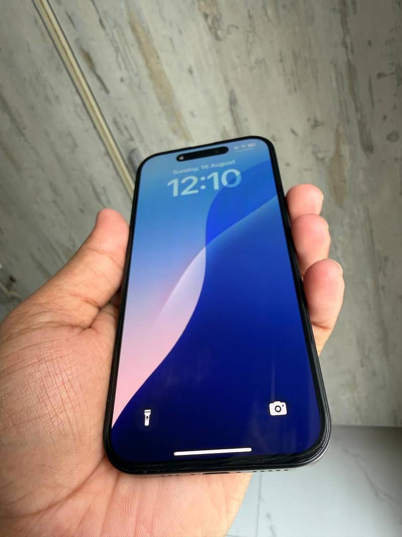 Apple iPhone 16 2