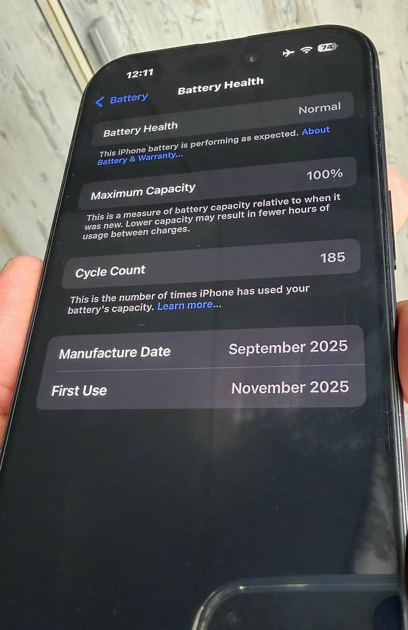 Apple iPhone 16 7