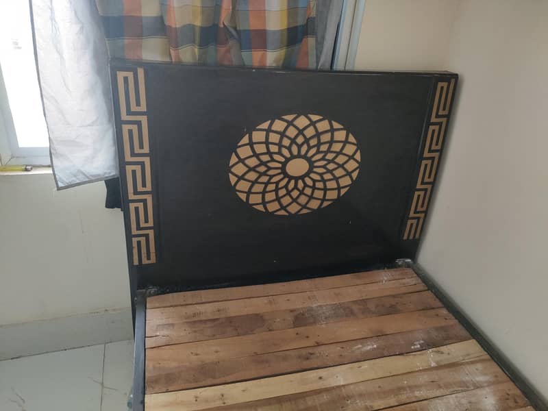 strong single bed 0