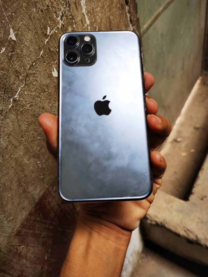 Apple iPhone 11 Pro 4