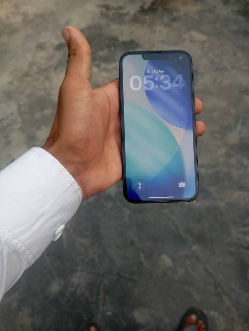 Apple iPhone 13 6